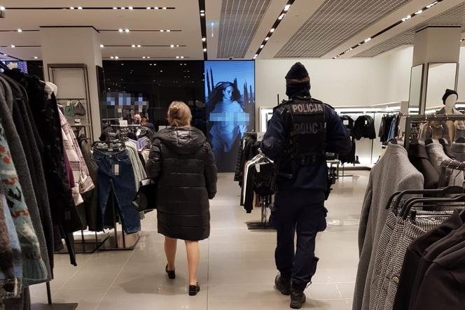 Wspólne kontrole policji i sanepidu w bydgoskich marketach. Pamiętajcie o maseczkach i dystansie!