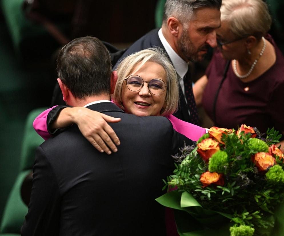 Nowo wybrana wicemarszałek Sejmu Dorota Niedziela na sali sejmowej podczas posiedzenia inaugurującego X kadencję izby