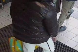 Policja poszukuje mężczyzn podejrzanych o rozbój.