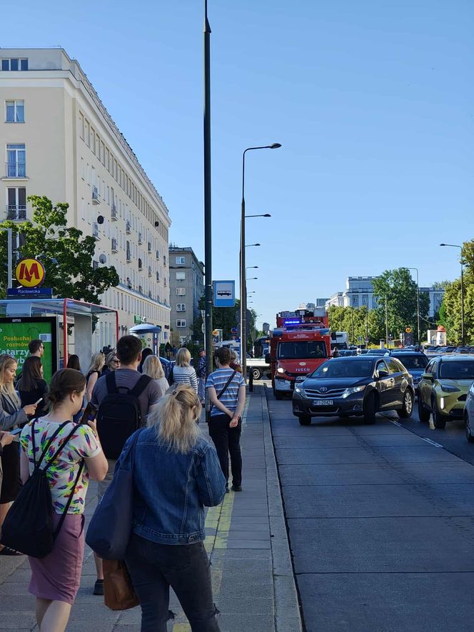 Ruch na linii M1 został wstrzymany 