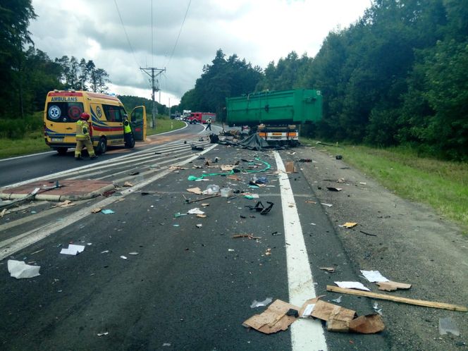 Wypadek na DK6. Zderzyły się ciężarówki