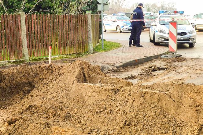 Piątnica. Ewakuacja mieszkańców. Znaleziono niewybuch. Na miejscu są saperzy z Orzysza