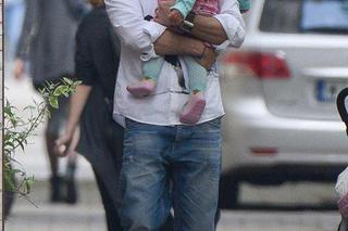 Jest tatą w życiu, chce być ojcem w serialu