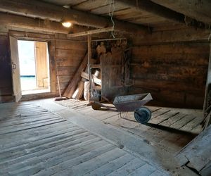 Remont chyży łemkowskiej w Hańczowej