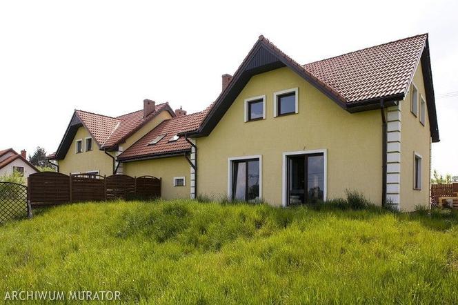 W jednym domu z rodzicami. Co lepsze: własność czy współwłasność?