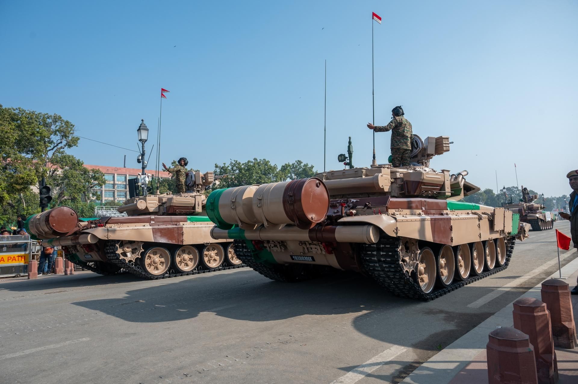 T-90, Indie, Czołgi - światowy przegląd MBT