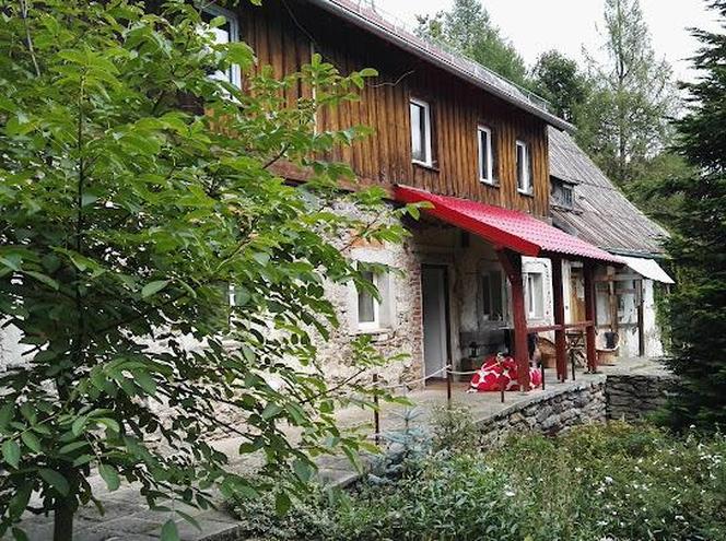 Przebudowa poniemieckiego domu. Zobacz zdjęcia przed i po 