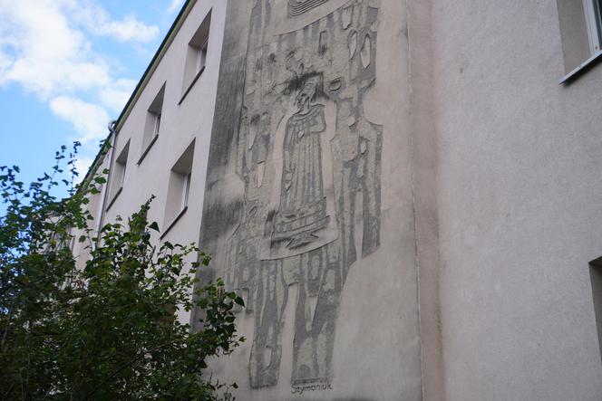 Sgraffito w Białymstoku. Zabytkowe pra-murale rodem z PRL-u