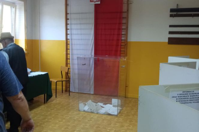 Rekordowa mobilizacja Polaków w Niemczech. Tak głosują za granicą