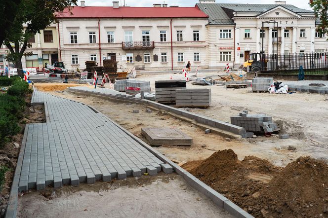 Zabytkowy bruk na Piłsudskiego w Siedlcach