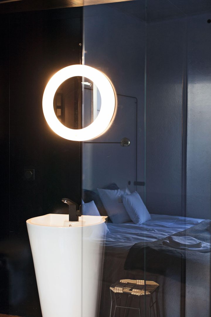 Mobilne łazienki w hotelu Autor Rooms