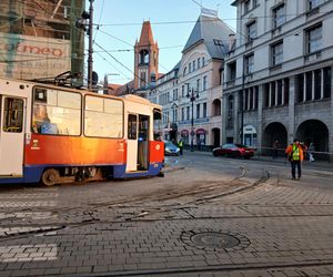 To mogło skończyć się tragedią w centrum Bydgoszczy. Wykoleił się tramwaj, którym podróżowało 50 pasażerów