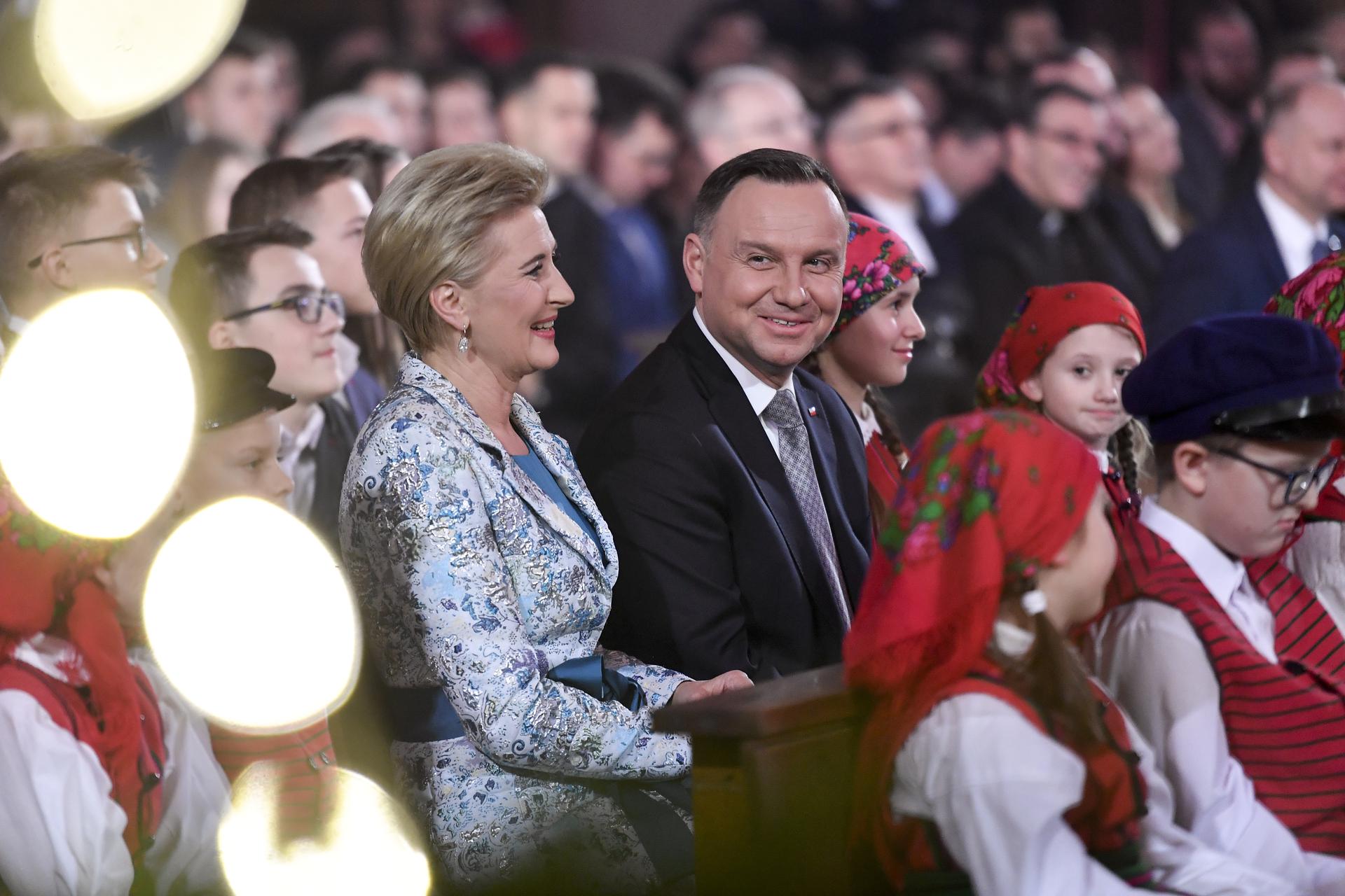 Para Prezydencka Na świątecznym śpiewaniu Kolęd [ZDJĘCIA] - Super ...