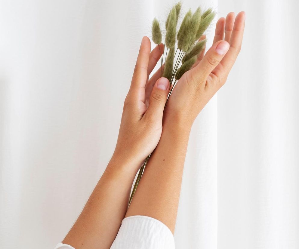 5 grzechów, które często popełniamy w pielęgnacji dłoni. Zobacz, jak ich unikać 