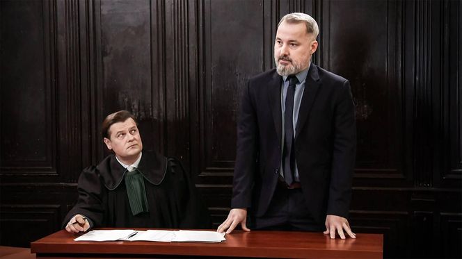 	Pierwsza miłość odc. 3994. Bartek (Rafał Kwietniewski), adwokat mecenas Niecoń (Szymon Sędrowski)