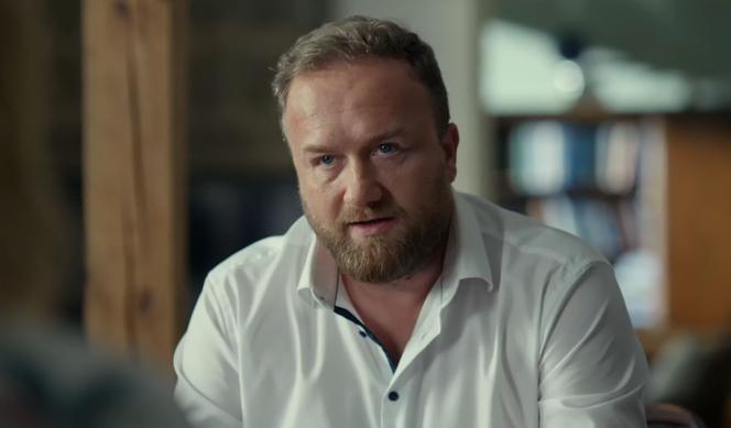 Przyjaciółki 18 sezon odc. 215. Paweł (Bartek Kasprzykowski)