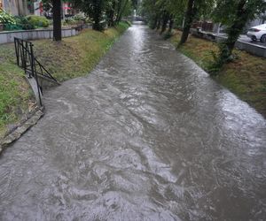 Rzeka Silnica w Kielcach w czasie ulewy