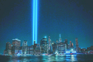 Światła, dzwony i modlitwa dla ofiar koszmaru