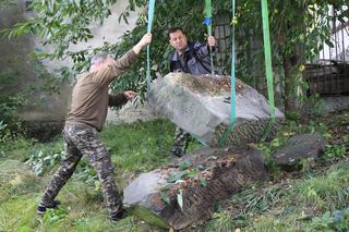 Oględziny kamiennych płyt w Lublinie