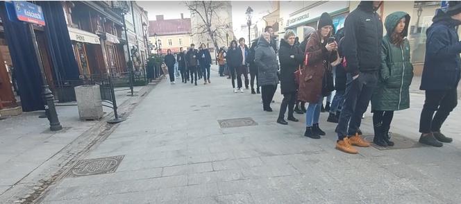 Kolejki po pączki w Rzeszowie [GALERIA]