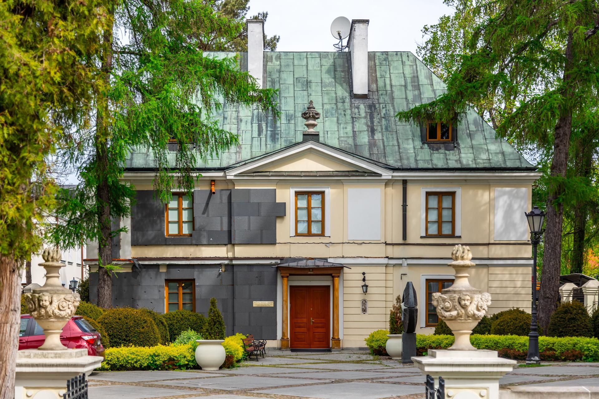 Nielegalna termomodernizacja zabytku w Wilanowie