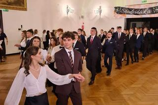 Studniówka I Liceum Ogólnokształcącego im. Adama Mickiewicza w Olsztynie [ZDJĘCIA]