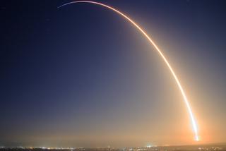 STARLINK NAD POLSKĄ w LUTYM - kiedy i o której oglądać przelot satelitów SpaceX?