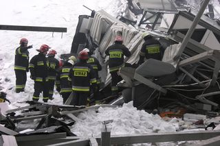 Zawalił się dach hali MTK. Zginęło 65 osób. O największej katastrofie budowlanej mówi się do dziś