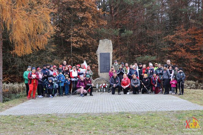 Poszli dla Niepodległej. W Krasnobrodzie odbył się IV. Rajd Nordic Walking