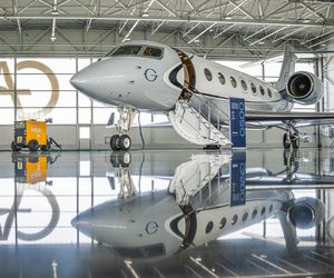 Zaparkują tu prywatne business jety i helikoptery. Oddano nowy hangar