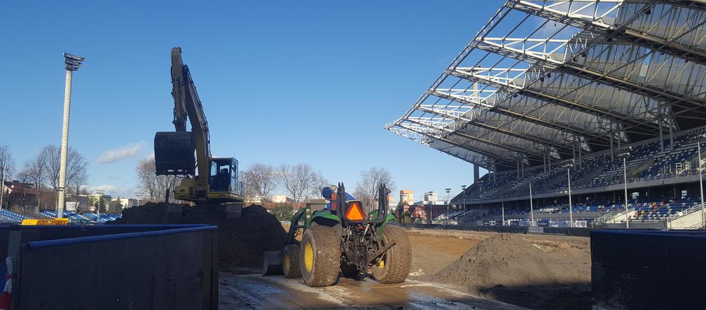 Praca wre na rzeszowskiej „Stali”. Kiedy stadion będzie gotowy? [FOTO, WIDEO]