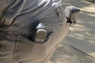 Donald Tusk z wnuczkami w Łazienkach