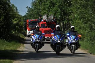 Srebrny orzeł prowadził Arka w ostatniej drodze. Poruszający gest policjantów i strażaków