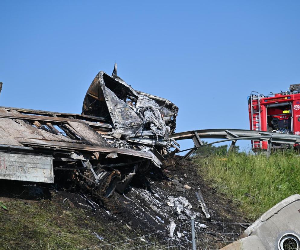 Wypadek na S3 przed Szczecinem. Ciężarówka zderzyła się z autobusem