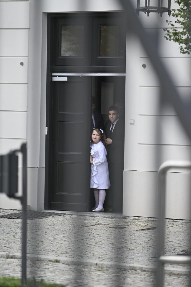  Kasia Nawrocka na biało czekała na rodziców 