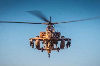 Gaza krwawi, a USA sprzedaje broń. Śmigłowce Apache i pojazdy bojowe dla Izraela