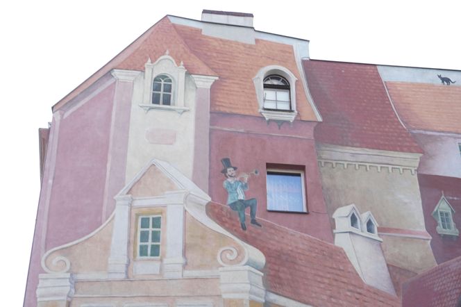 To najsłynniejszy mural w Poznaniu. Jest wizytówką zabytkowej dzielnicy