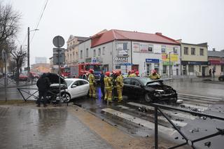 Bełchatów: Wypadek w centrum miasta! ZABLOKOWANE ulice Kościuszki i Mielczarskiego [FOTO] 
