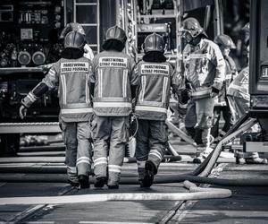 Tego nie wolno trzymać w piwnicy i na strychu. Apel strażaków po tragedii w Poznaniu 