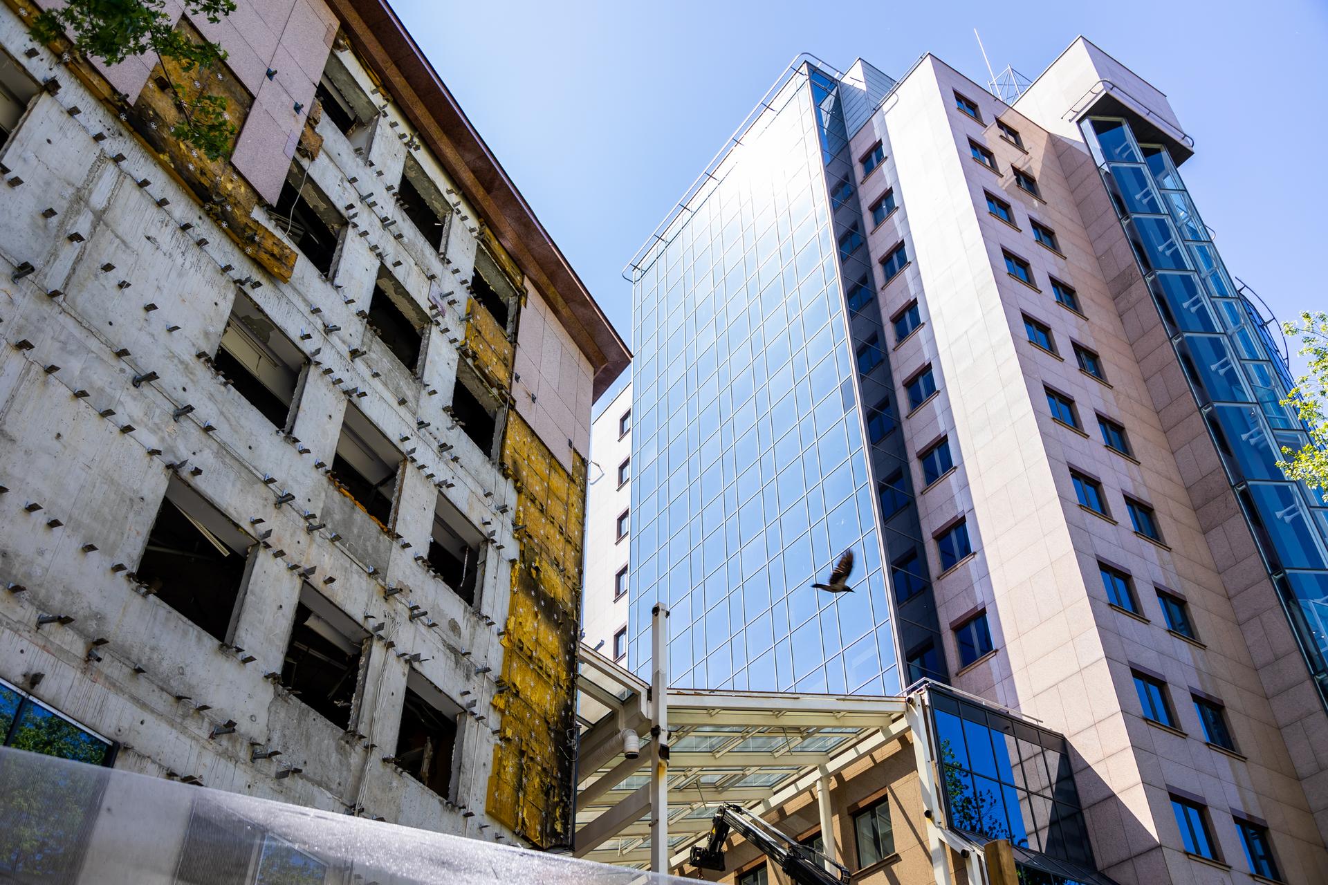 Rozbiórka biurowca Atrium International w Warszawie