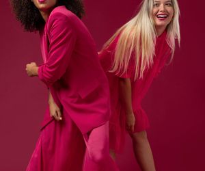 Zapomnij o brązach i szarościach. W tym roku jesienna garderoba tętni żywymi kolorami