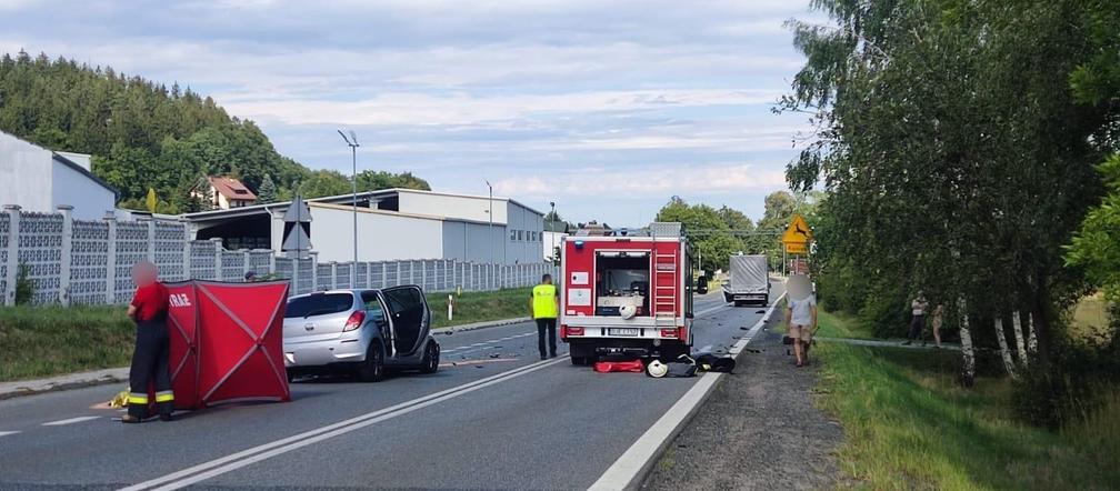 Tragedia na drodze koło Jeleniej Góry. Zginął 76-letni kierowca osobówki