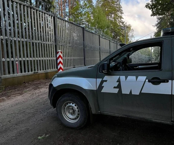 Pocisk trafił w dom w Bielsku Podlaskim. Komunikat wojska