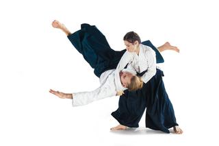 Aikido: techniki, stopnie i efekty trenowania aikido