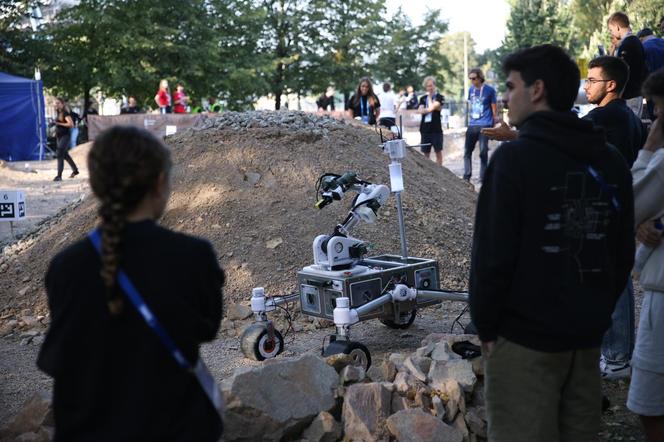 10. edycja zawodów łazików marsjańskich European Rover Challenge na terenie Akademii Górniczo-Hutniczej w Krakowie