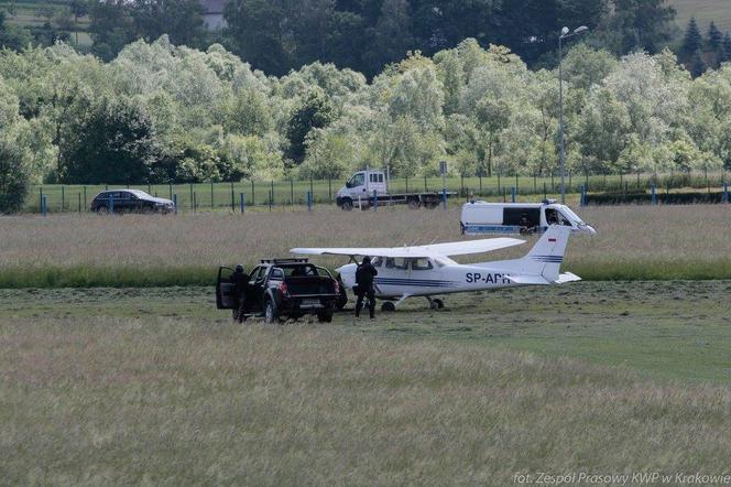 Samolot z terrorystami na pokładzie nad Małopolską: Zobacz zdjęcia z ćwiczeń służb [GALERIA]