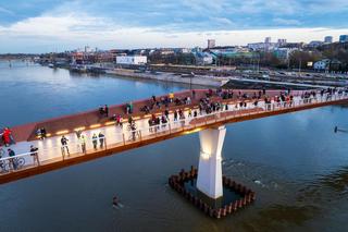 Tak wygląda nowy most w Warszawie. Kładka pieszo-rowerowa nad Wisłą otwarta