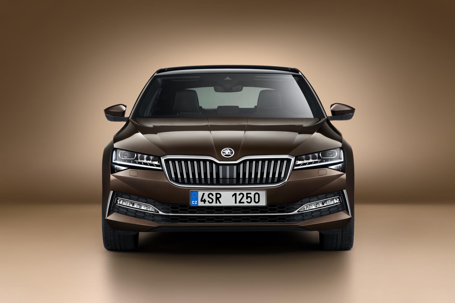 The New Skoda Superb Debuts The Lifting 2020 Brought Electrification And Many Changes Photos