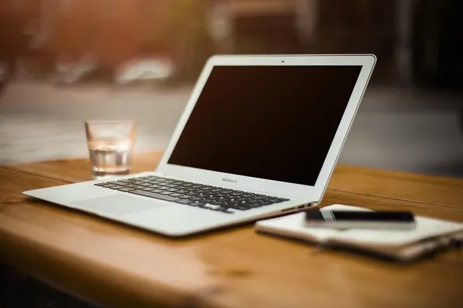 Uczniowie z Braniewa dostaną laptopy i tablety do zdalnej nauki