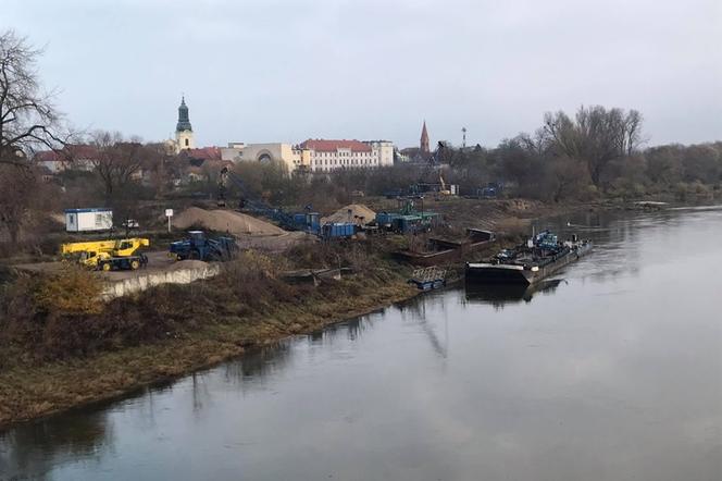 Bydgoszcz: Trwa rewitalizacja Starego Fordonu. Nabrzeża już w budowie 